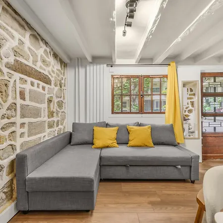 Prime Latin Quarter 1br - Cozy Netflix